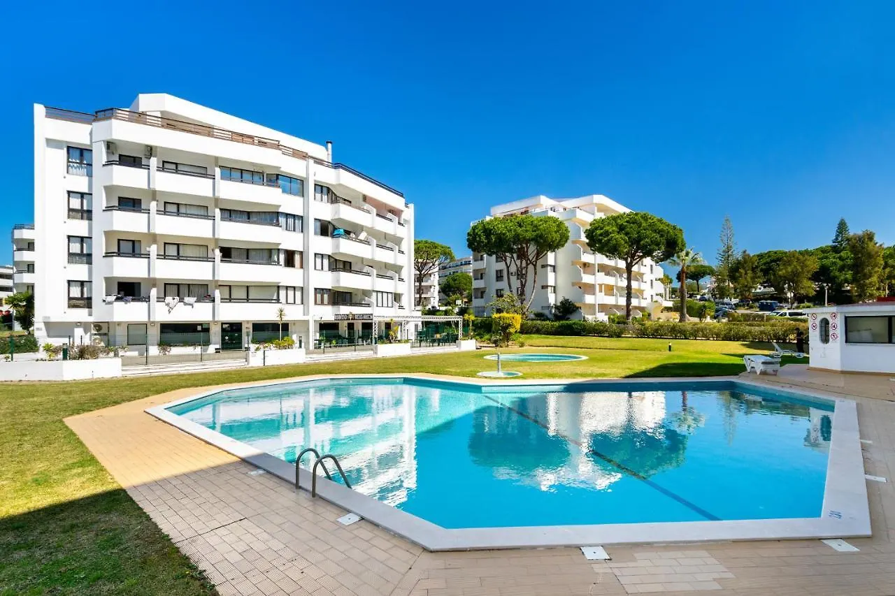 Whome | Vilamoura Sunny Apartment Quarteira 0*,  Portugal