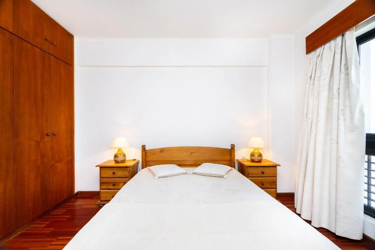 Whome | Vilamoura Sunny Apartment Quarteira Portugal