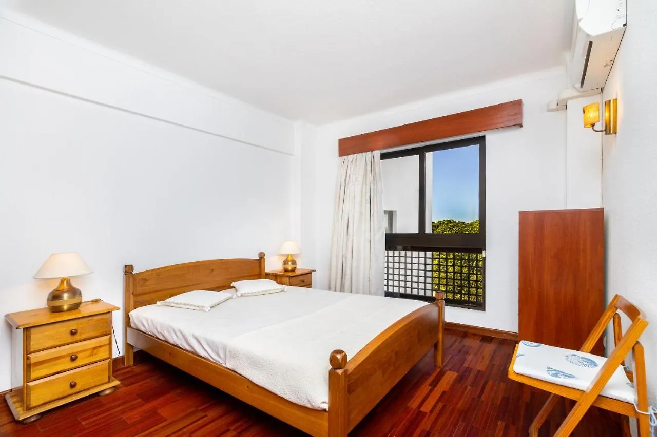 Whome | Vilamoura Sunny Apartment Quarteira Portugal